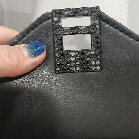 Aldo Quilted Crossbody - Picture 4 of 8